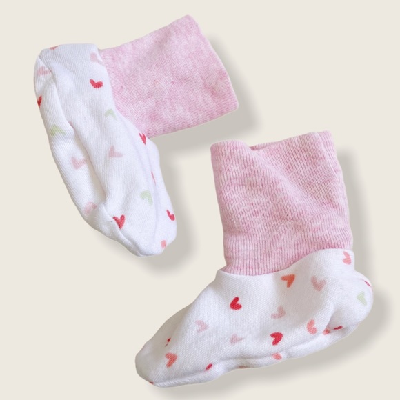 Hudson Baby 6-9M 3-Piece Onesie Bib Slippers - Picture 6 of 7